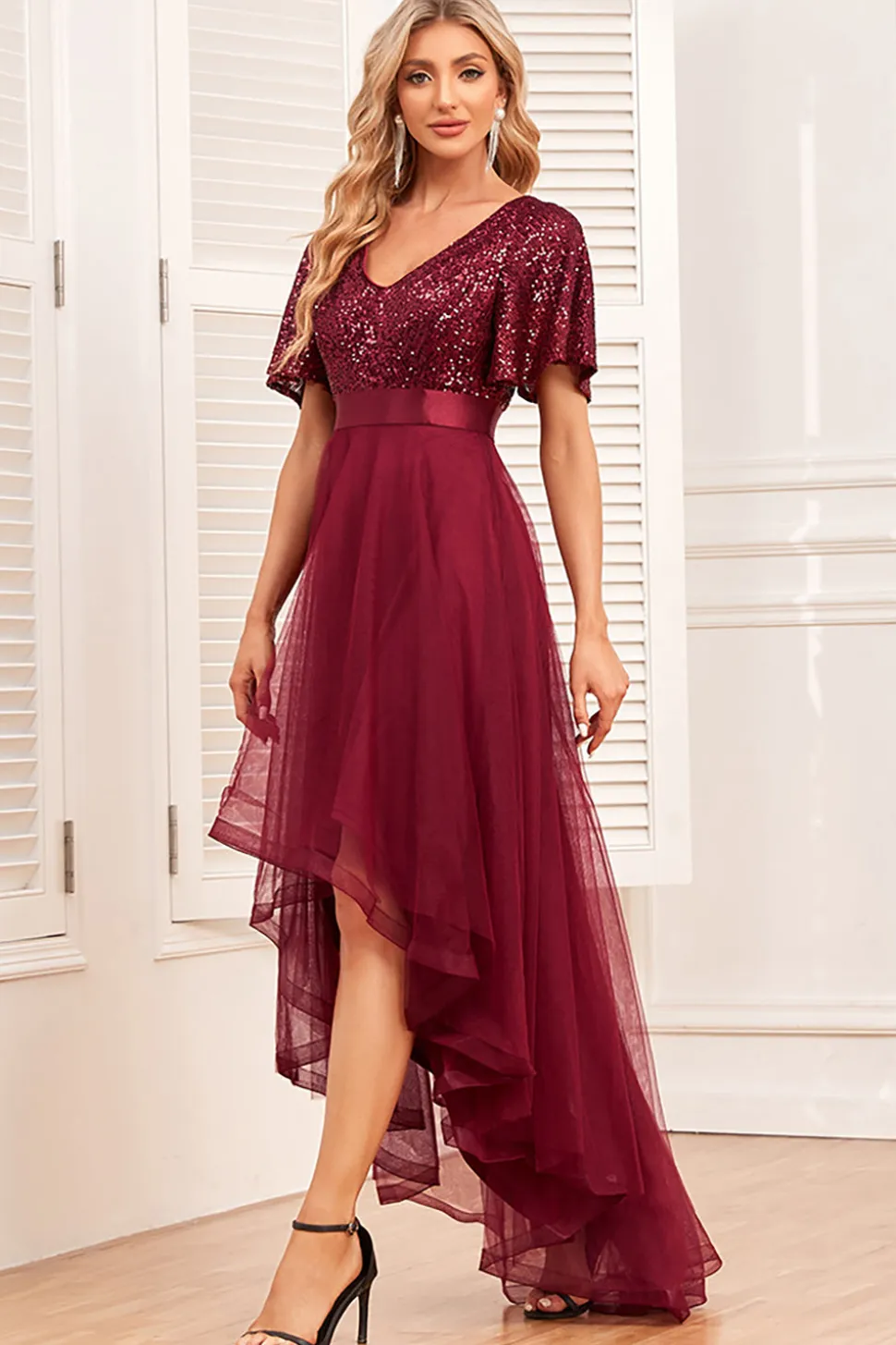Borgonha A-Line V Pescoço mangas curtas alto baixo vestido de baile