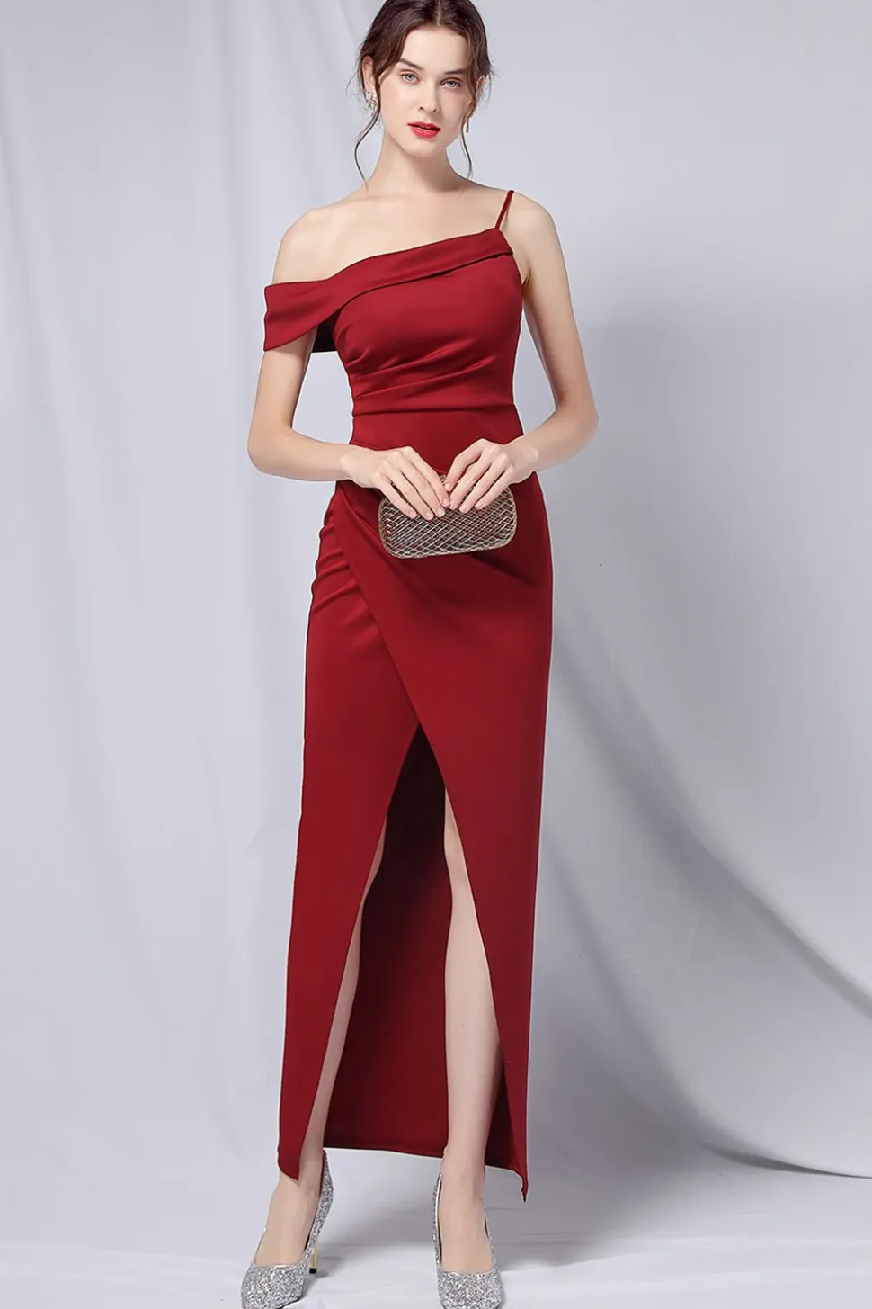 Borgonha One Shoulder Vestido de baile com fenda