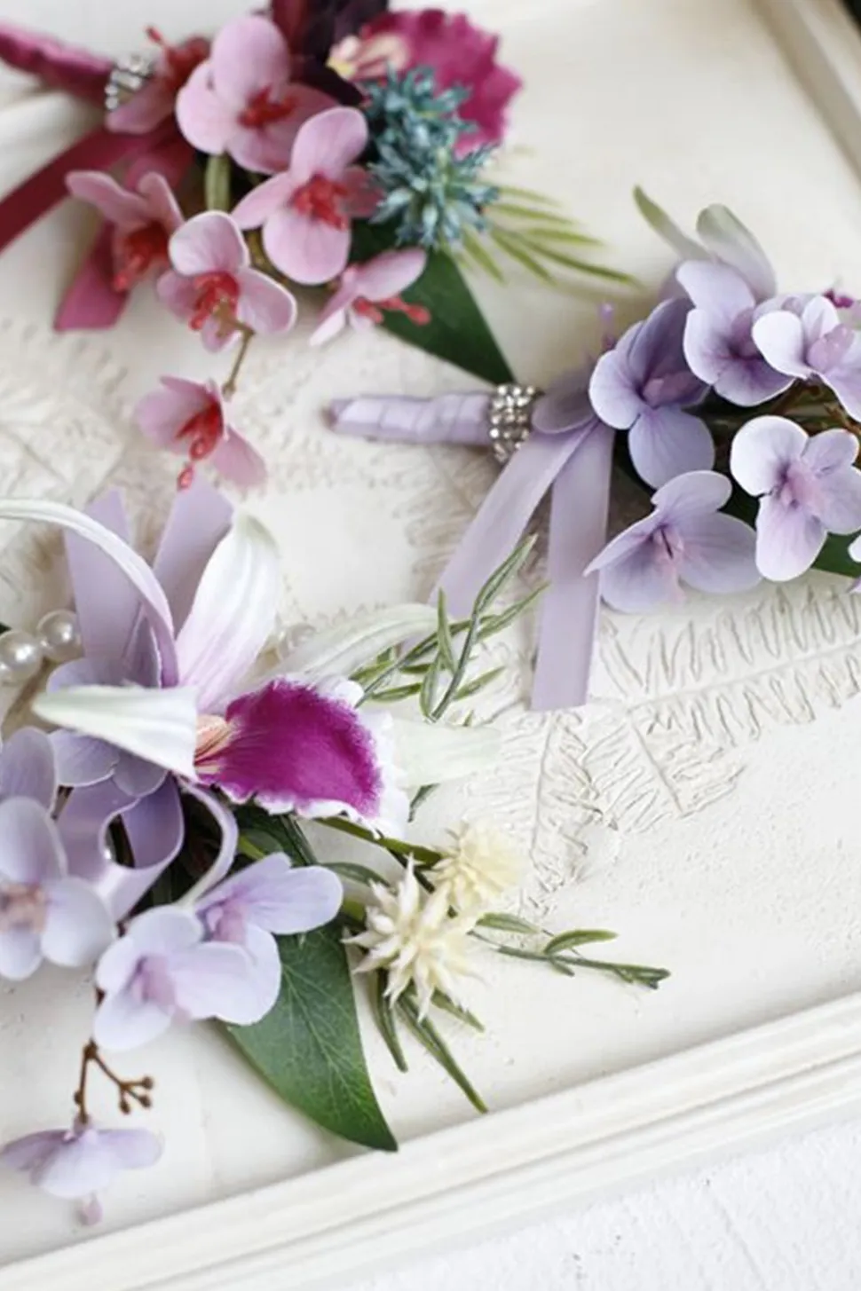 Borgonha Prom Corsage de Pulso e Boutonniere Masculino com Pérolas