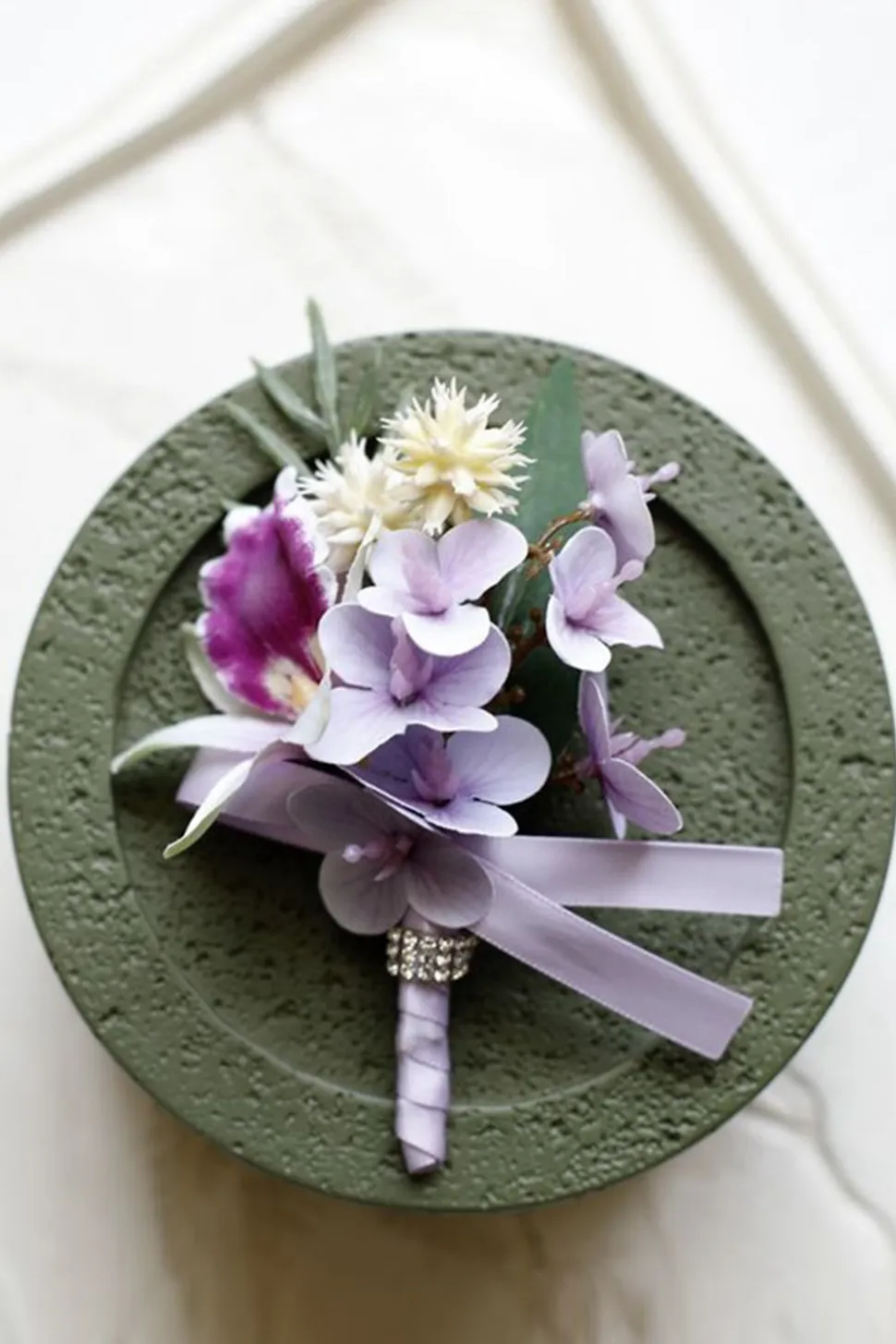 Borgonha Prom Corsage de Pulso e Boutonniere Masculino com Pérolas