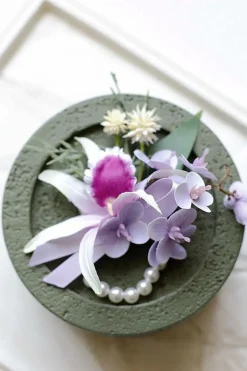 Borgonha Prom Corsage de Pulso e Boutonniere Masculino com Pérolas