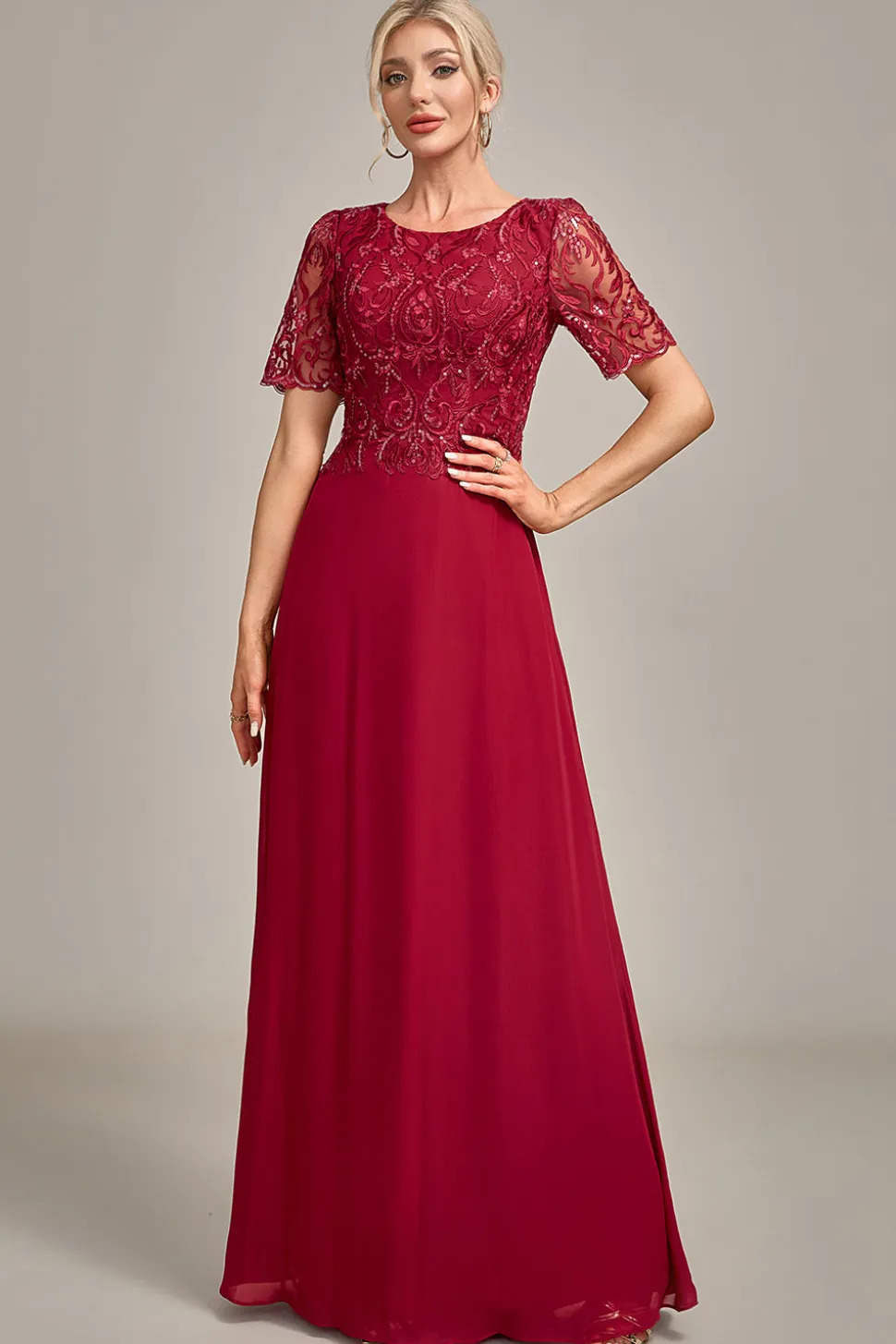 Borgonha Uma linha de pescoço redondo lantejoulas mãe do vestido de noiva com apliques