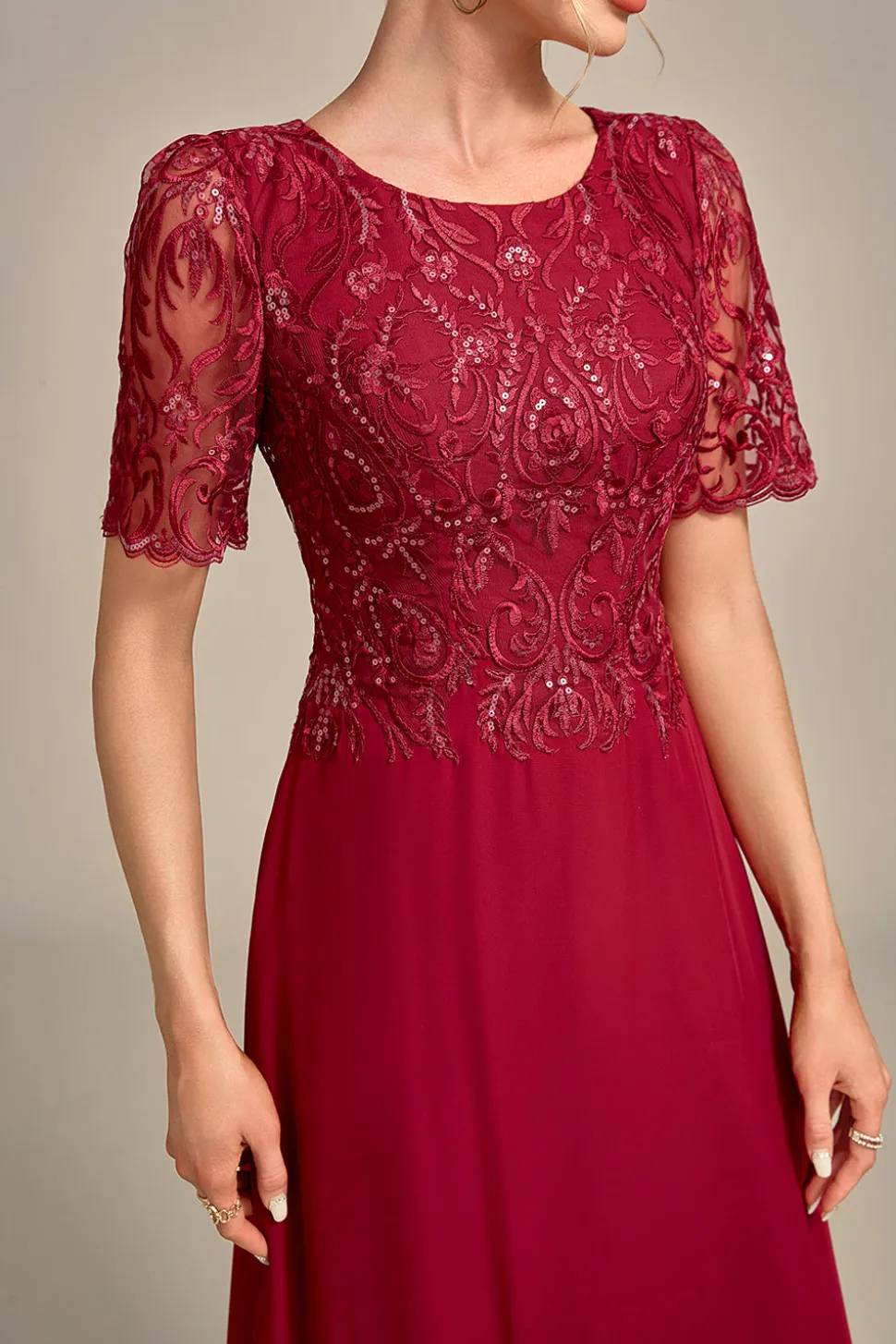 Borgonha Uma linha de pescoço redondo lantejoulas mãe do vestido de noiva com apliques