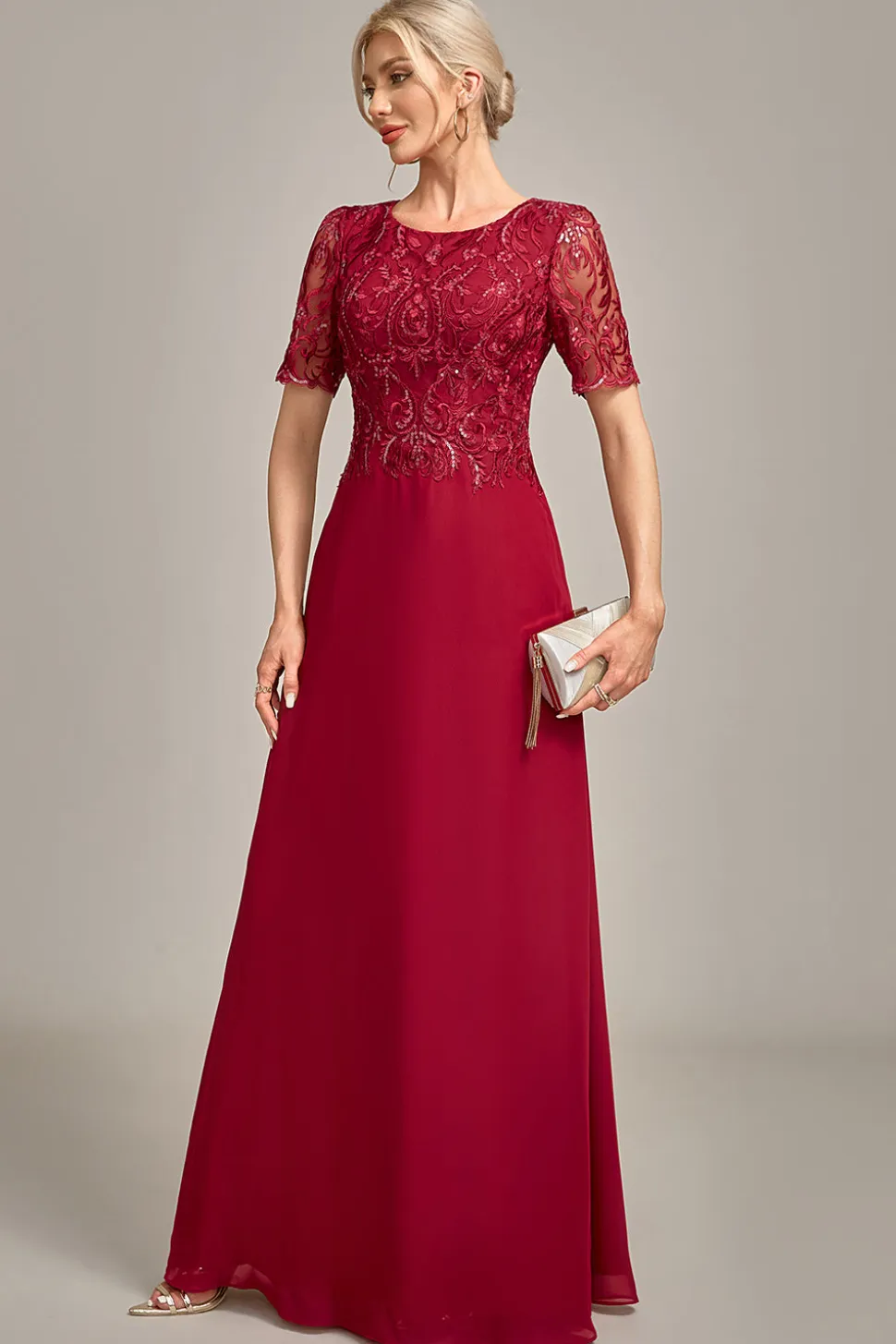 Borgonha Uma linha de pescoço redondo lantejoulas mãe do vestido de noiva com apliques
