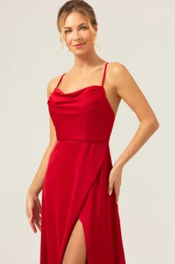 Borgonha Uma Linha Esparguete Correias Backless Cetim Long Vestido Madrinha com Fenda