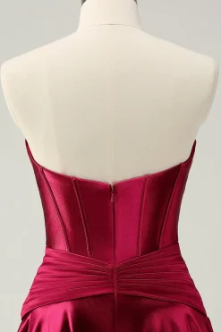 Borgonha Uma Linha Querida Strapless Keyhole Cetim Homecoming Dress