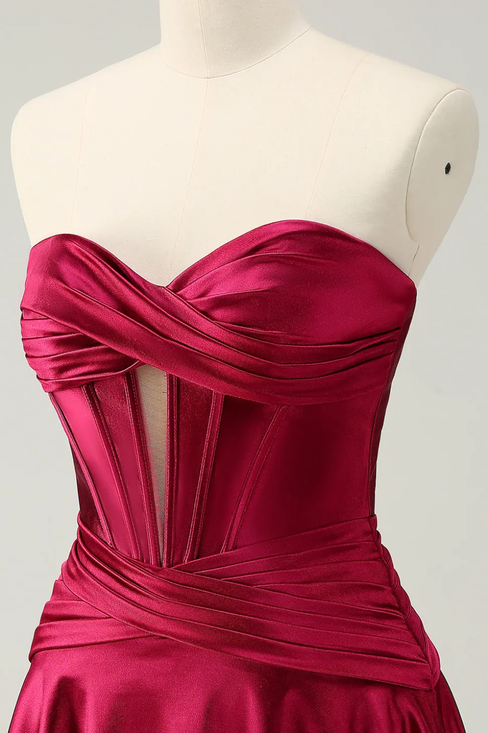 Borgonha Uma Linha Querida Strapless Keyhole Cetim Homecoming Dress