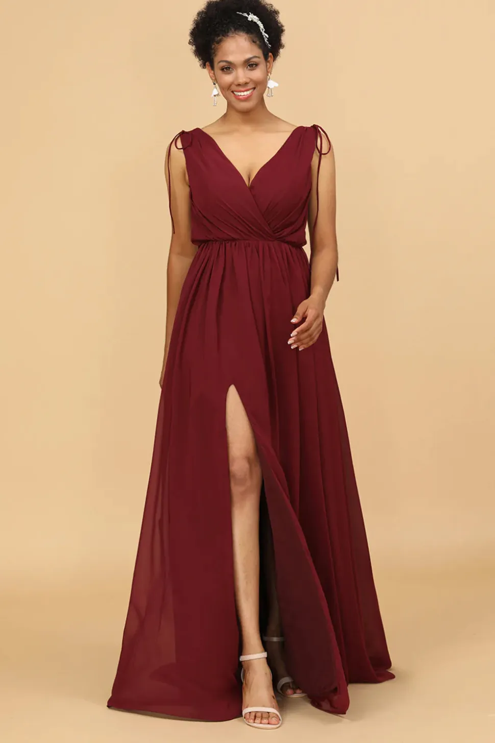 Borgonha Vestido de Dama de Honra Gola em V