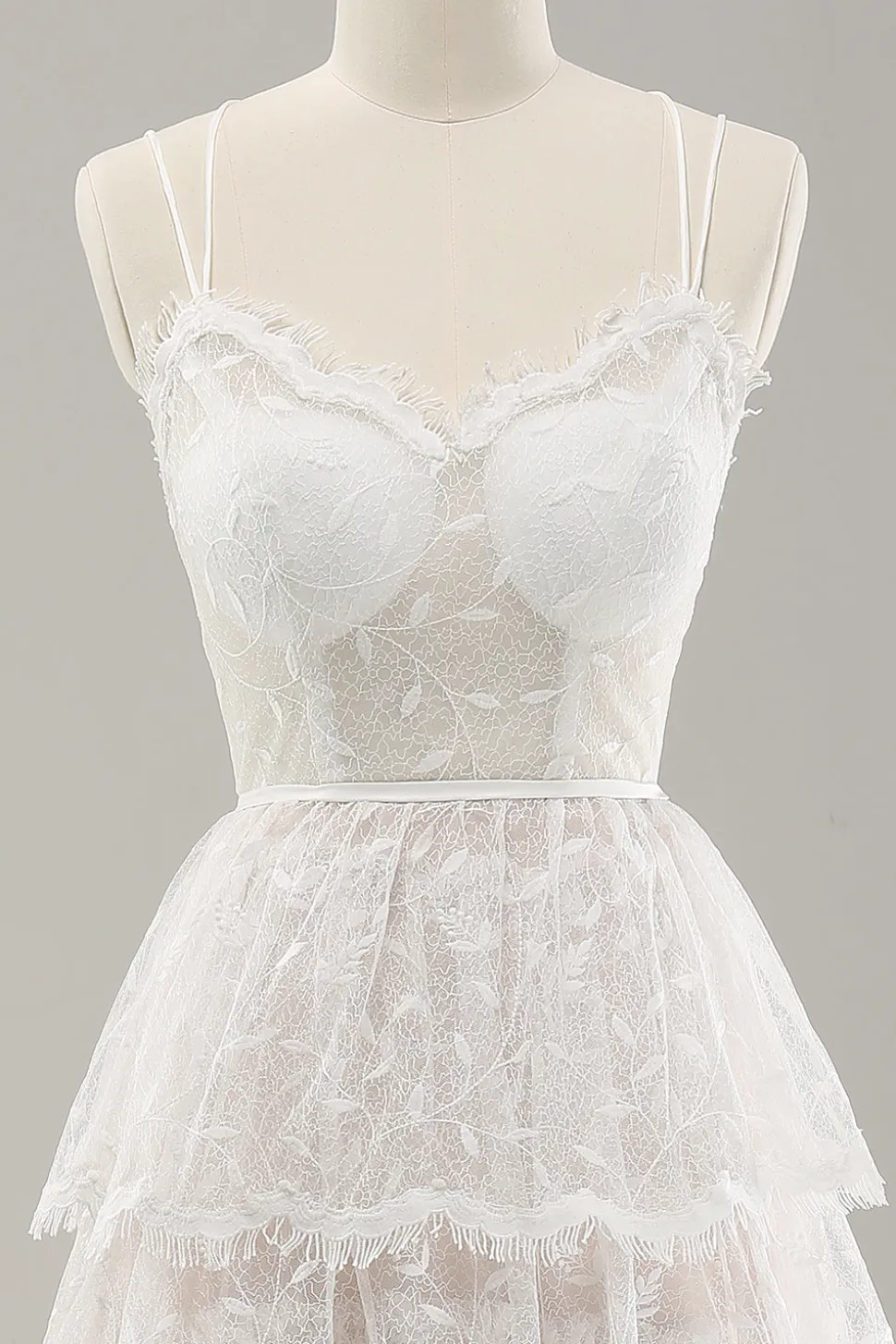 Branco A Line Spaghetti Straps Tiered Lace Vestido de Noiva com Renda Up Back