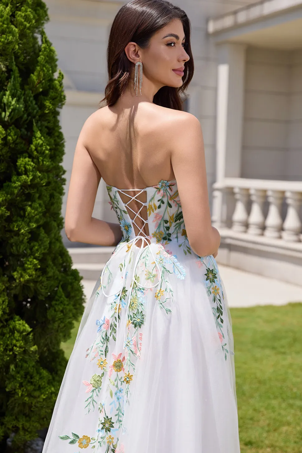 Branco A Line Strapless Tulle Long Slit Vestido de Noiva com Flores 3D