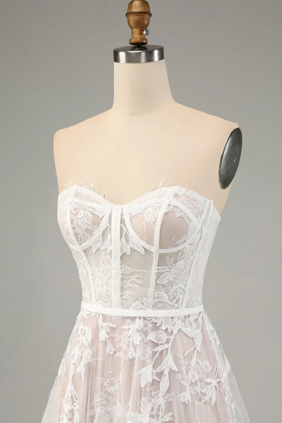 Branco A Line Sweetheart Sweep Train Corset Vestido de Noiva com Applique Lace
