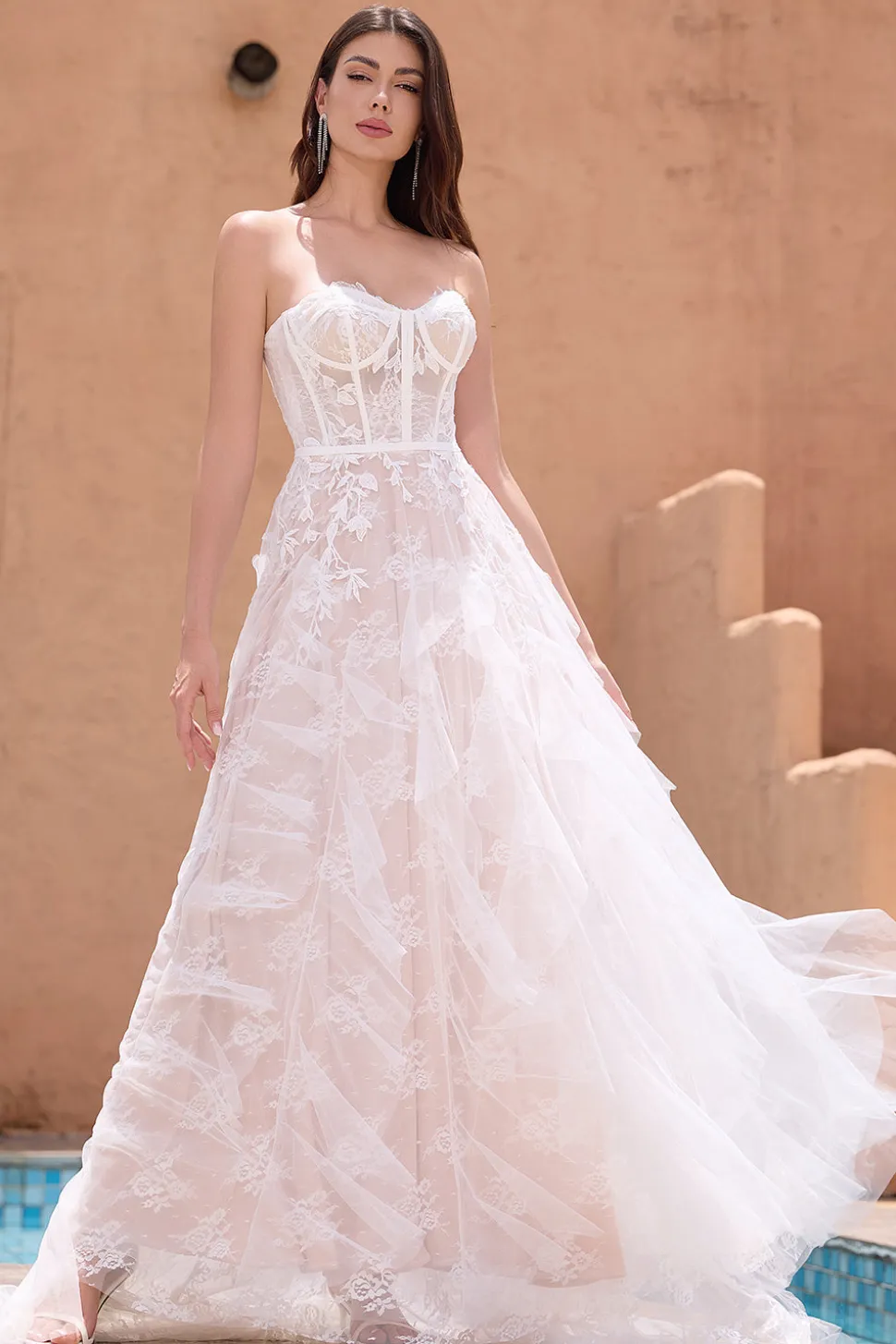 Branco A Line Sweetheart Sweep Train Corset Ruffle Vestido de Noiva com Applique Lace