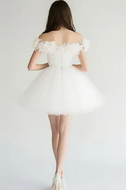 Branco A Line Tulle Off the Shoulder Vestido de formatura curto com apliques