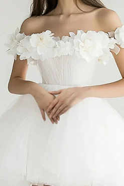 Branco A Line Tulle Off the Shoulder Vestido de formatura curto com apliques