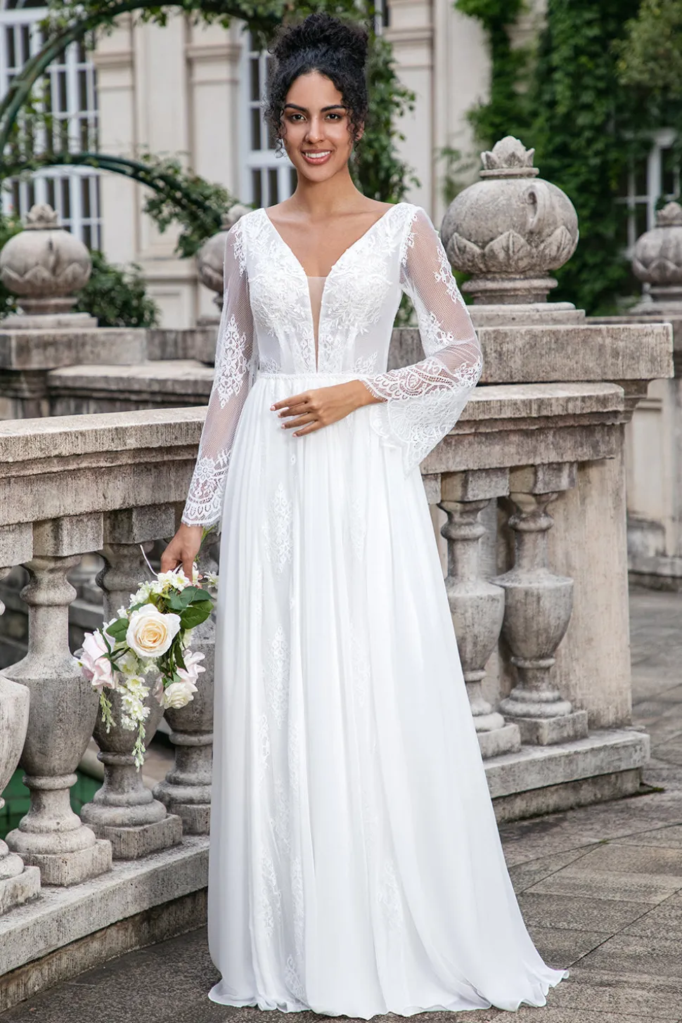 Branco A Line V Pescoço Mangas Longas Praia Boho Vestido de Noiva com Renda Appliqued