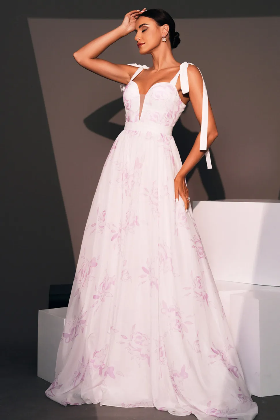 Branco A-Line Floral Long Prom Dress