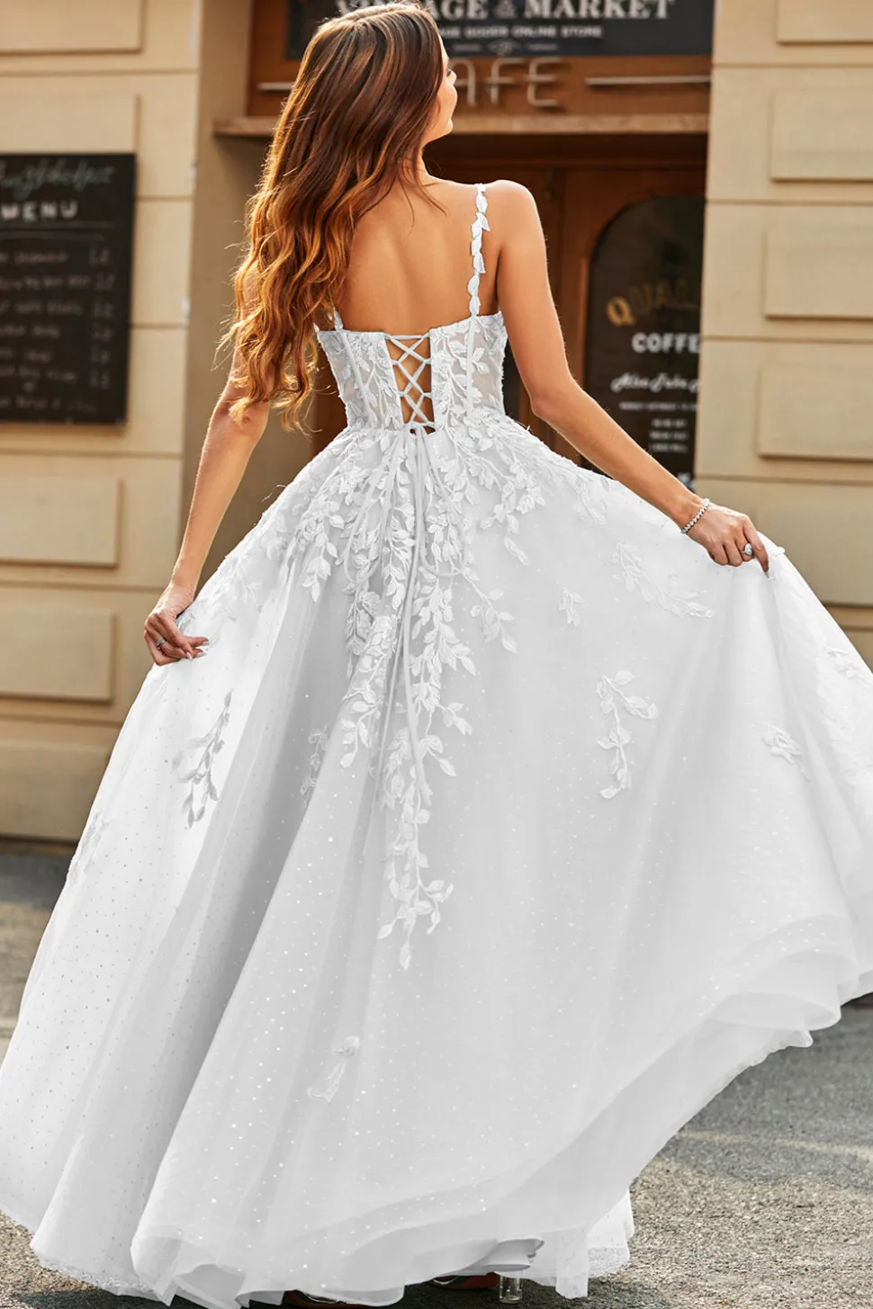 Branco A-Line Puff mangas vestido de noiva longo com apliques
