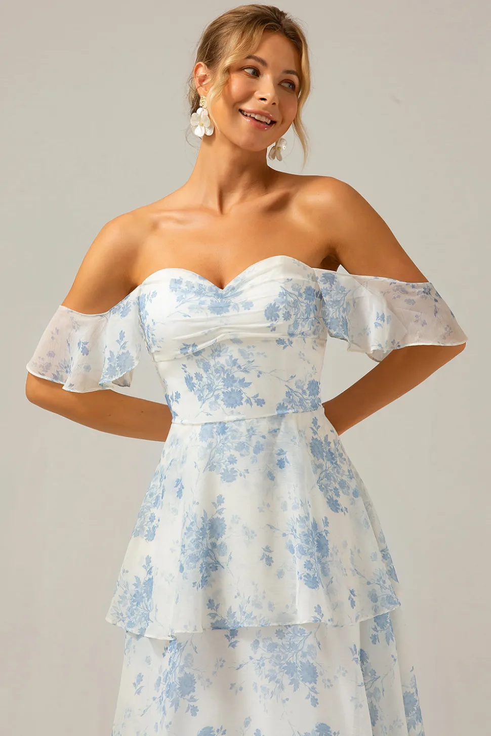 Branco azul floral Boho Chiffon babado longo vestido de dama de honra