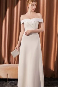 Branco fora do ombro cetim longo vestido de baile
