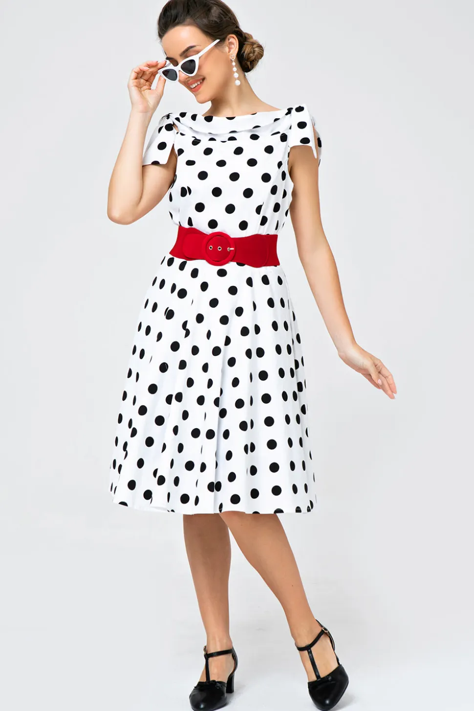 Branco Fora-ombro Vestido Com Bolinhas Pretas