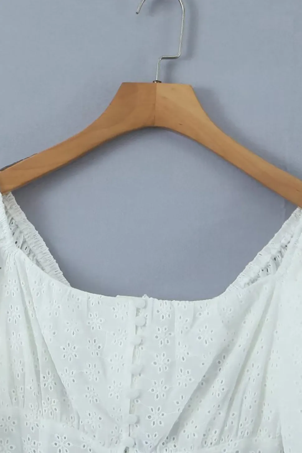 Branco mangas compridas curto vestido de formatura