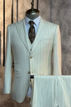 Branco Pinstriped 3 peças homens ternos