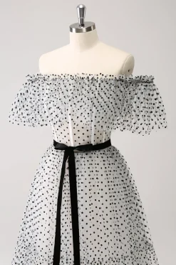 Branco Preto A-Line Dot Off-the-Shoulder Prom Dress