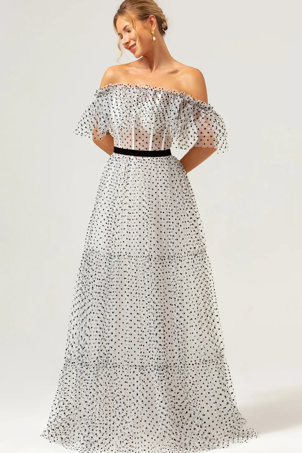 Branco preto A-Line fora do ombro longo vestido de baile com ponto
