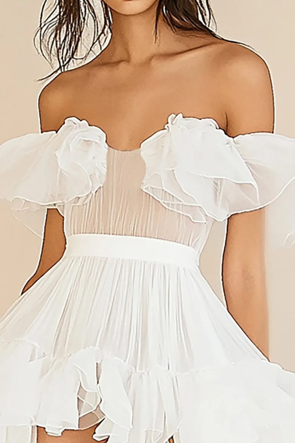 Branco Uma linha fora do ombro babado vestido de formatura