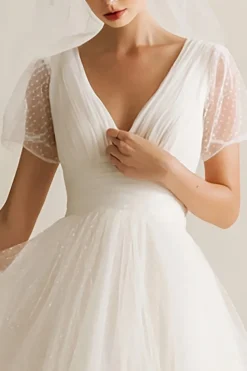 Branco V-Neck Uma linha pontilhada Tule Midi vestido de noiva