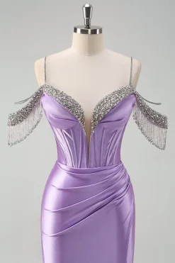 Brilhante Lilás Sereia Ombro Frio Tassels Cetim Frisado Frisado Vestido de Baile de Formatura com Fenda