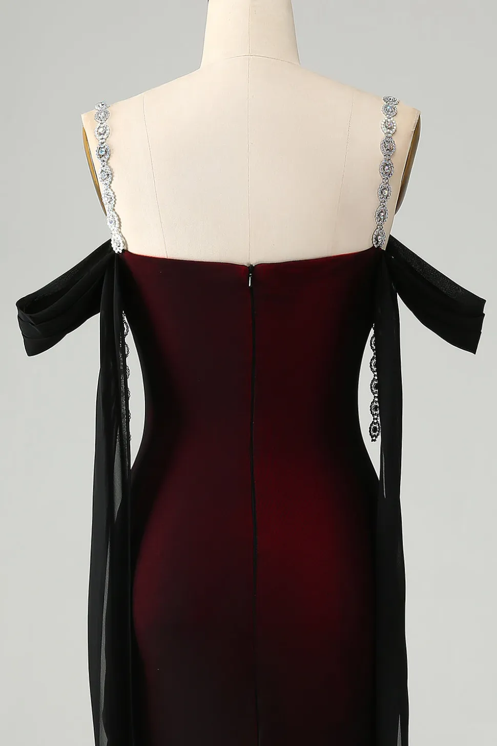 Brilhante Preto Sereia Vermelho Ombro Frio Vestido de Dama de Honra Longo