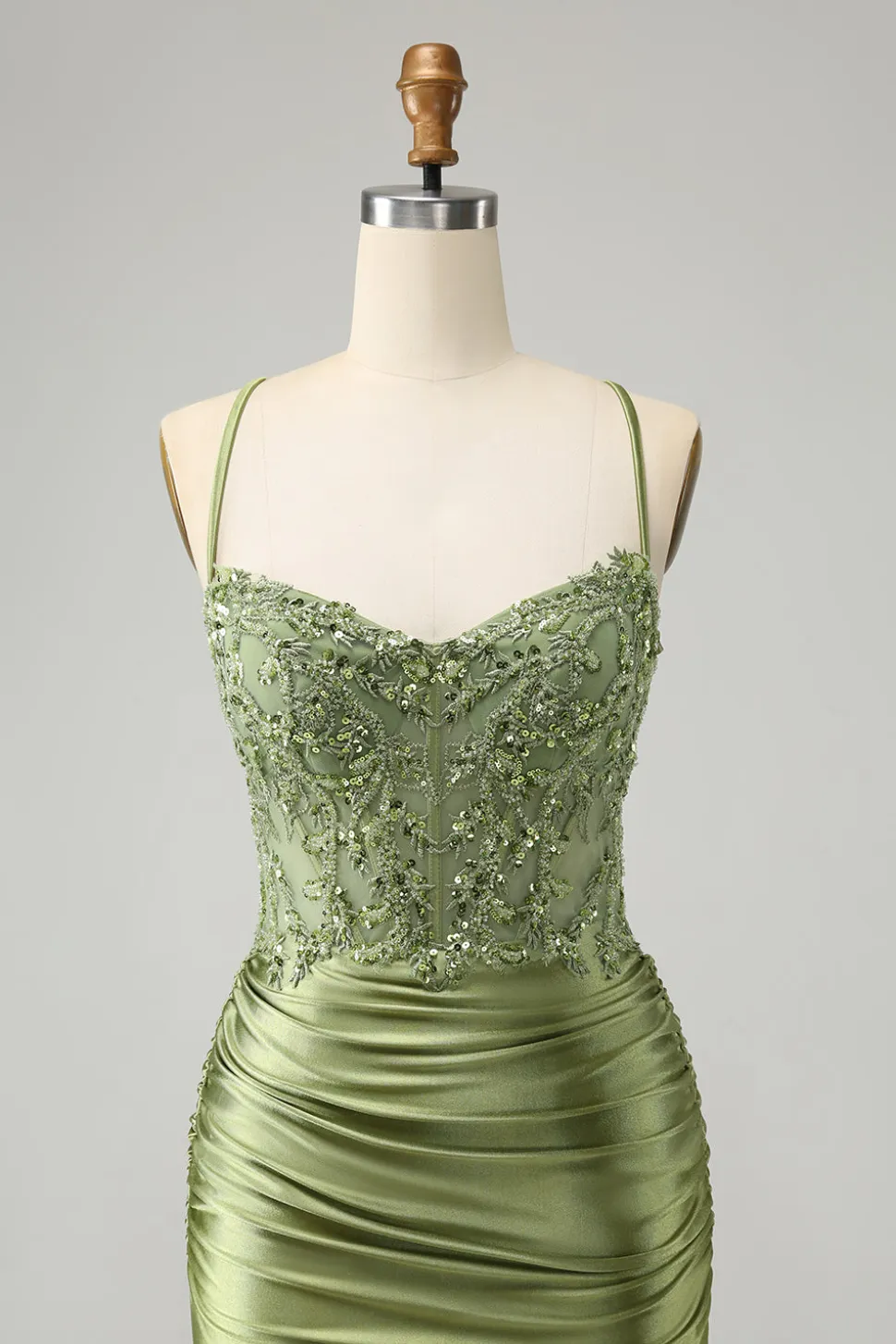 Brilhantemente Verde Luz Apertado Esparguete Correias Homecoming Vestido com Apliques