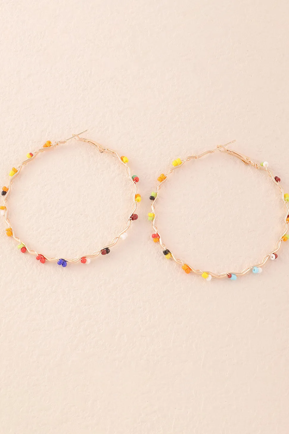 Brincos coloridos loop boho estilo
