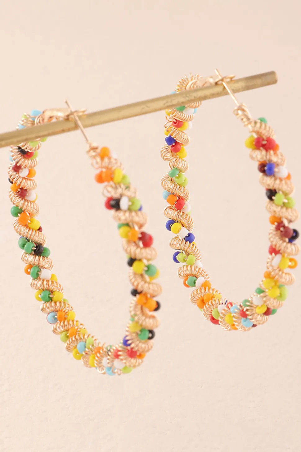 Brincos coloridos loop boho estilo