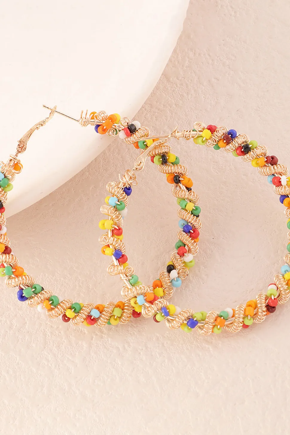 Brincos coloridos loop boho estilo