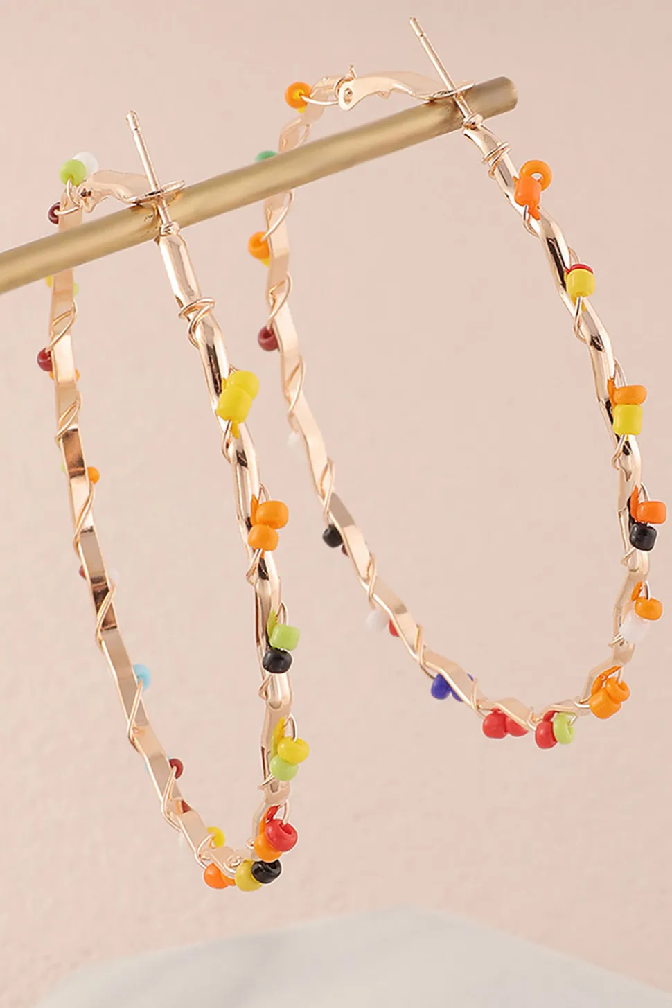 Brincos coloridos loop boho estilo