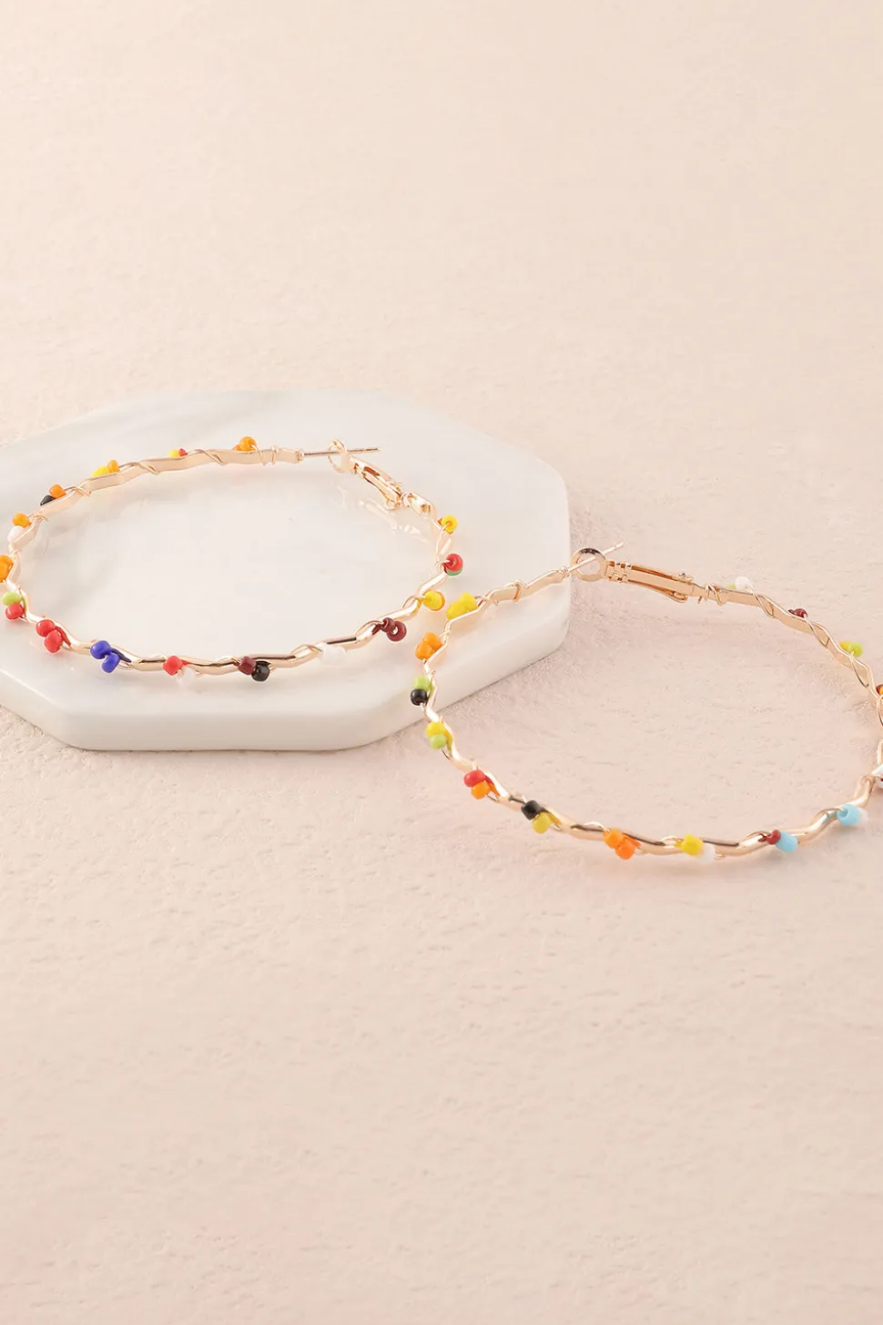 Brincos coloridos loop boho estilo