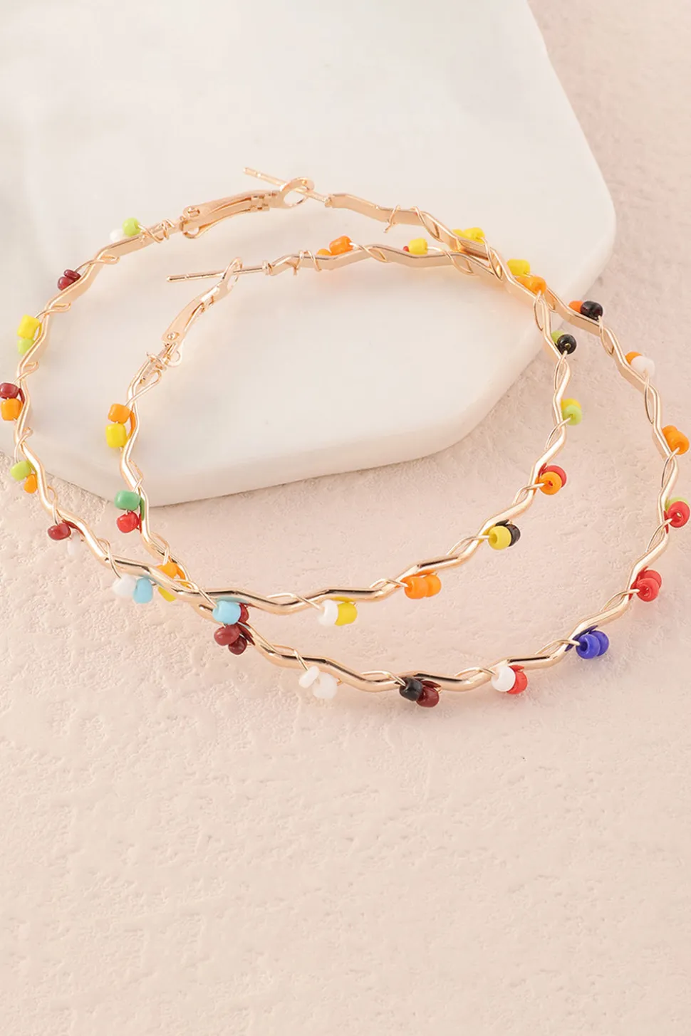 Brincos coloridos loop boho estilo