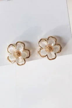 Brincos de Flores Brancas