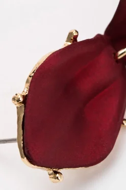 Brincos de gota de pétala vermelha