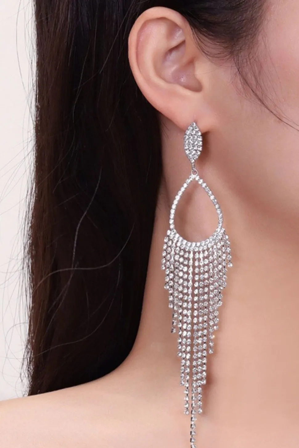 Brincos de gota de strass de prata brilhante