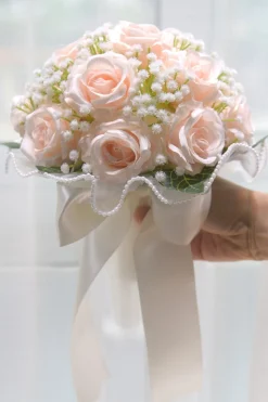 Buquê de rosas artificiais cor-de-rosa para casamento