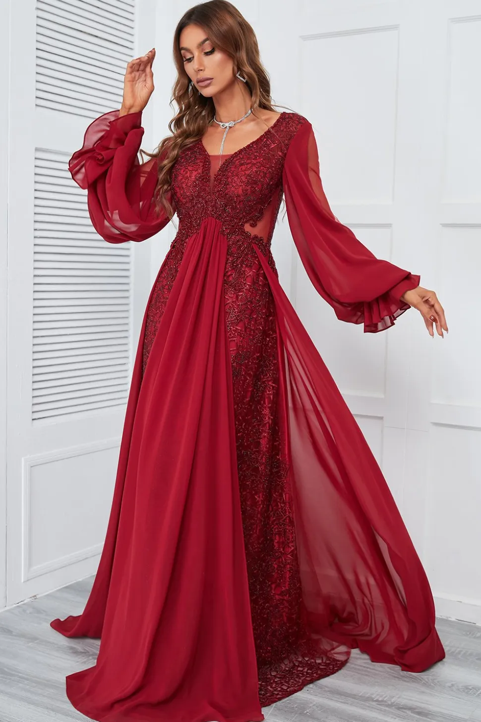 Burgundy Beaded Longo vestido de baile com renda
