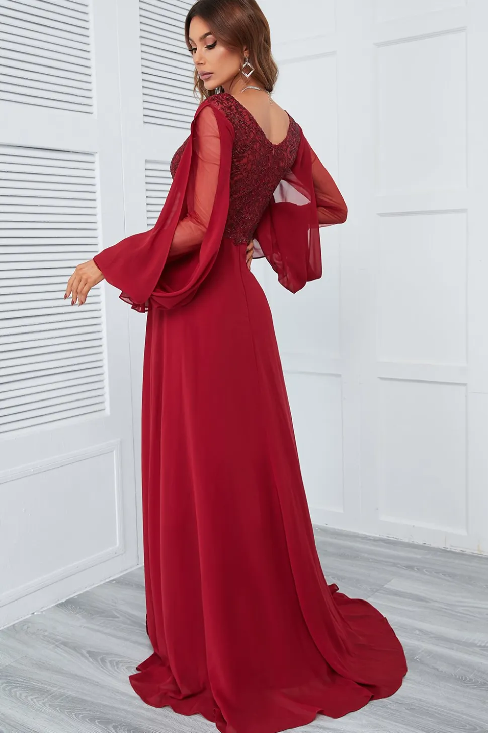 Burgundy Beaded Longo vestido de baile com renda