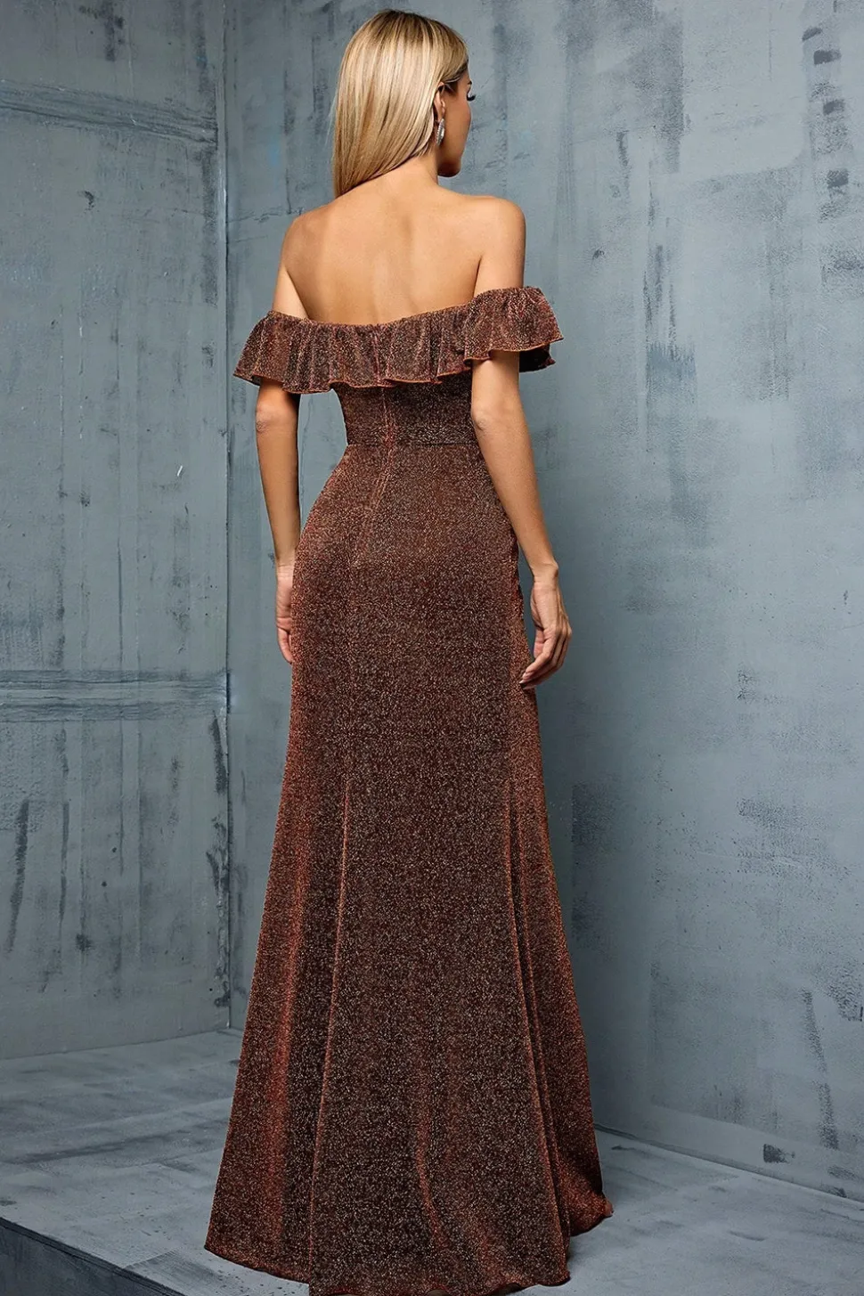 Café brilhante fora do ombro babado bainha vestido formal com fenda