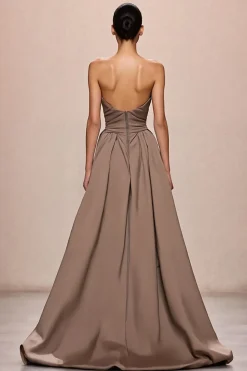 Café Cetim A-Line Ruched Strapless Vestido de Noite Longo