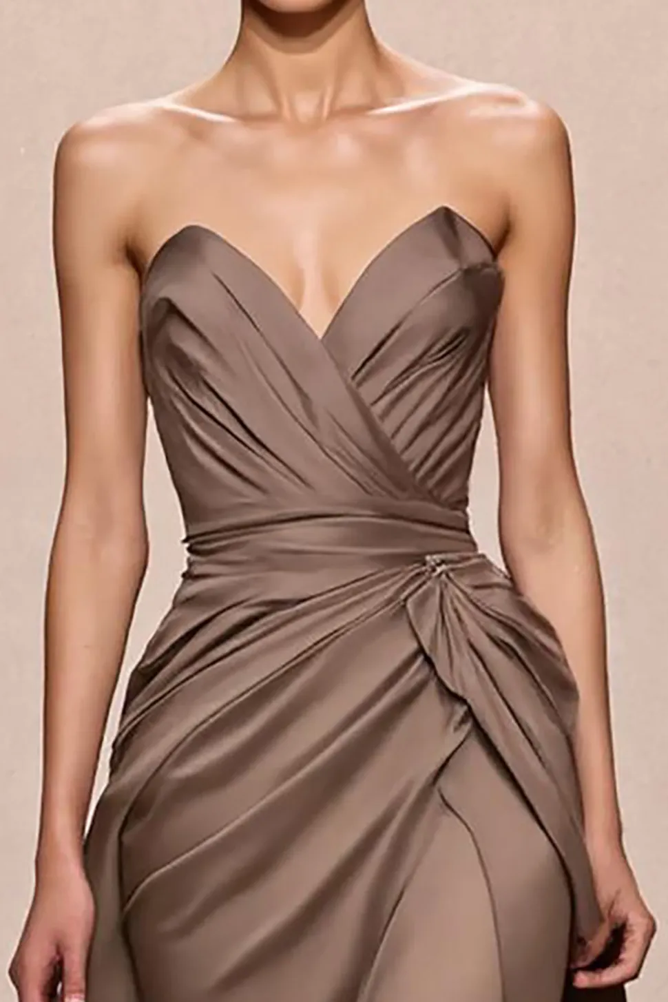 Café Cetim A-Line Ruched Strapless Vestido de Noite Longo