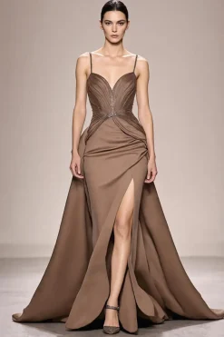 Café Cetim Ruched uma linha longo vestido de noite com fenda