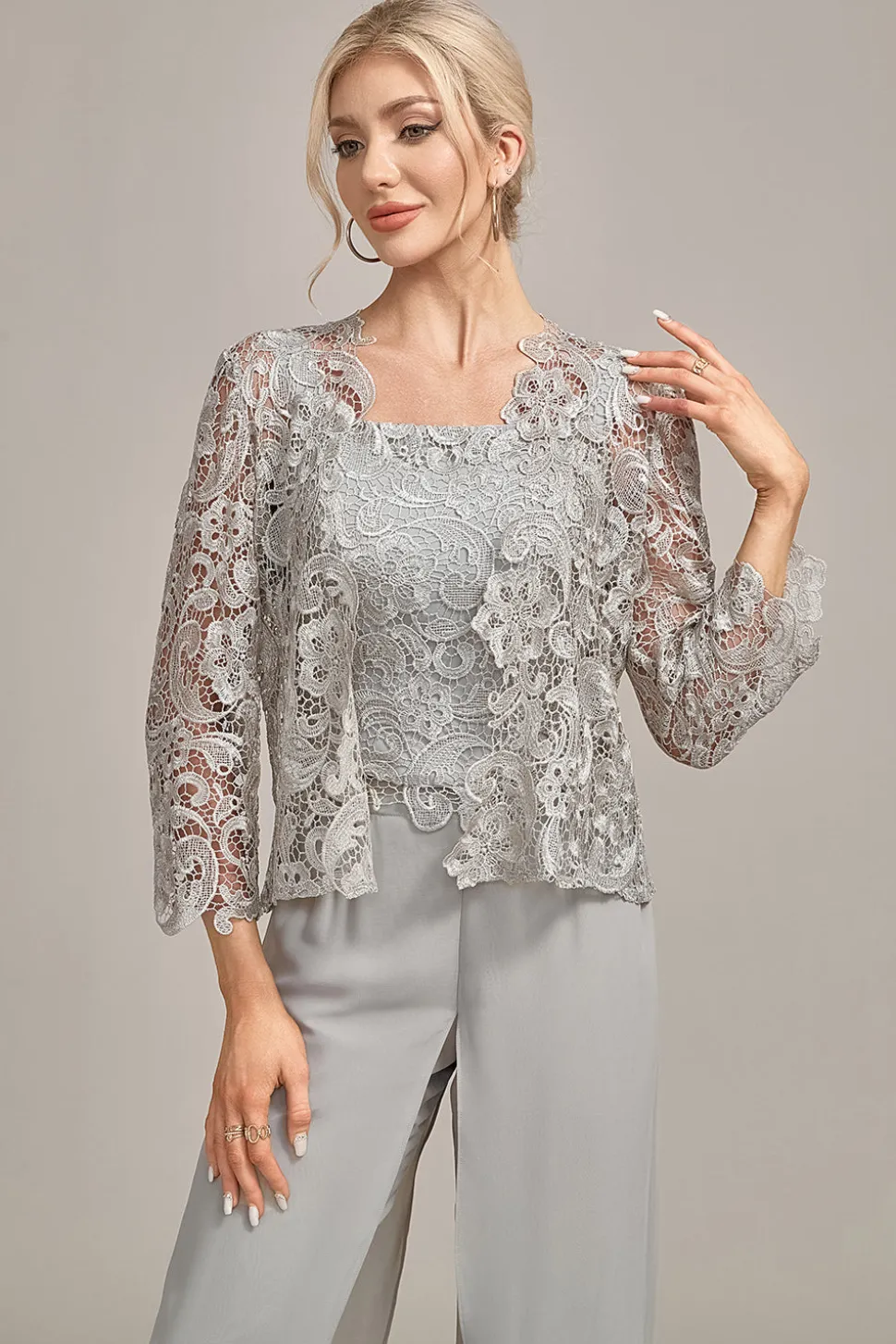 Calça Chiffon Prateada e Top de Renda Mãe da Noiva Wide Pant Suits